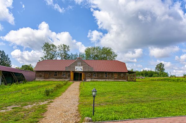 Barn Roofing Service in Glastonbury